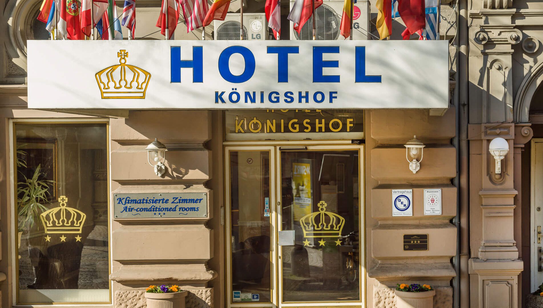 Hotel Königshof entrance