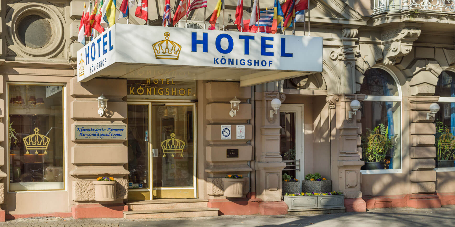 Hotel Königshof entrance